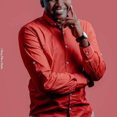 <span class="user_name">Elhadji Malick  Sow</span><img data-bs-toggle="tooltip" title="Vérifié" src="https://coalitionjubjubaljubanti.com/application/modules/User/externals/images/verify-icon.png" alt="" class="verified_icon" width="14px">