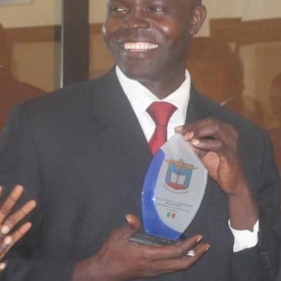 <span class="user_name">Dethie  Diouf</span><img data-bs-toggle="tooltip" title="Vérifié" src="https://coalitionjubjubaljubanti.com/application/modules/User/externals/images/verify-icon.png" alt="" class="verified_icon" width="14px">